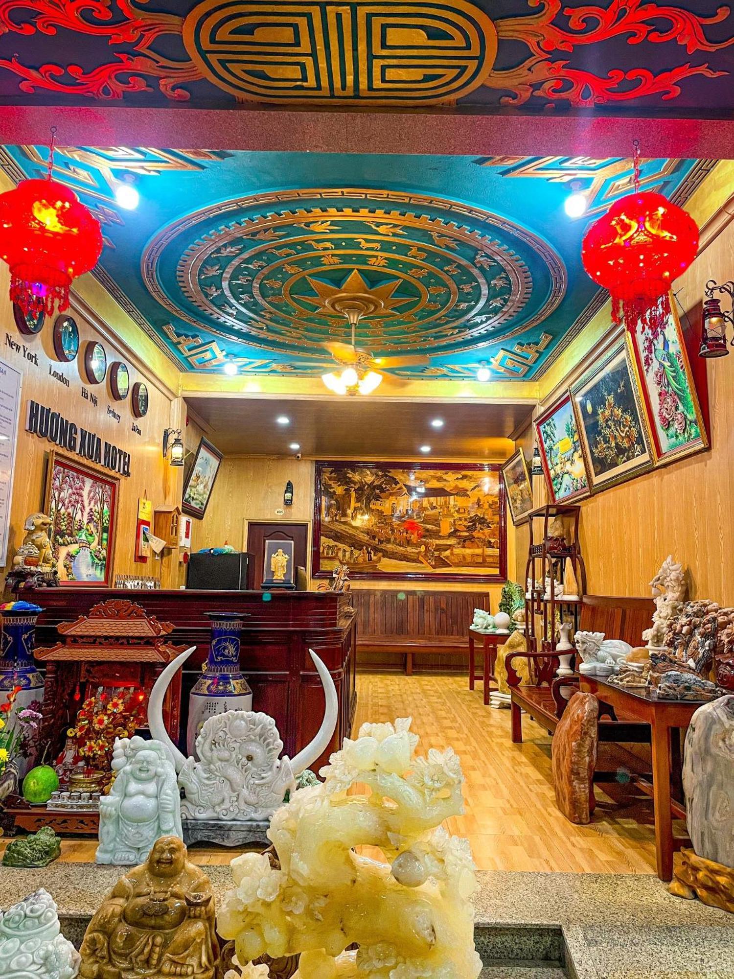 Отель Khach San Huong Xua Хатьен Экстерьер фото